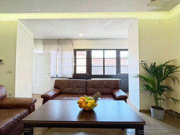 Spacious 4-Bedroom Apartment in Zagreb for Groups