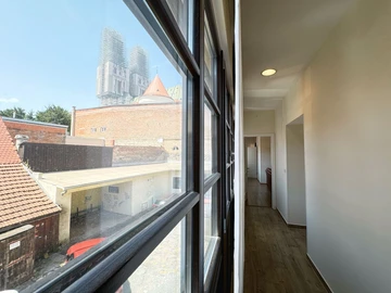 Spacious 4-Bedroom Apartment in Zagreb for Groups