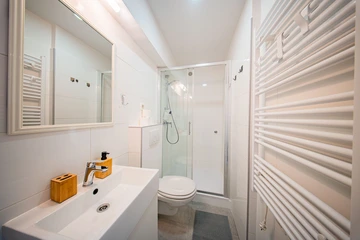 Calm One-Bedroom Apartment in Zagreb for 4