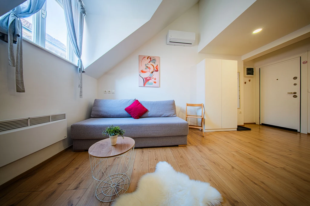 Calm One-Bedroom Apartment in Zagreb for 4
