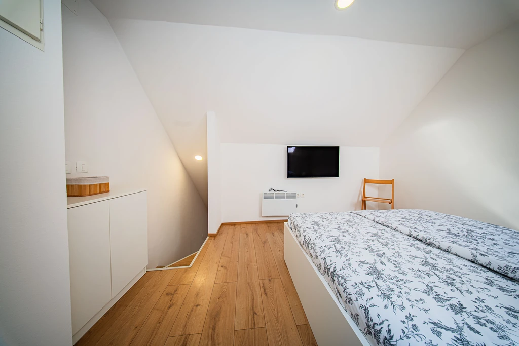 Calm One-Bedroom Apartment in Zagreb for 4