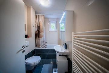 Zagreb 2-Bedroom Apartment with Loggia for 4-6 Guests