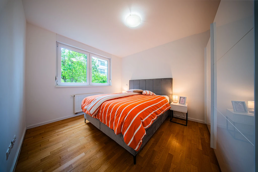 Zagreb 2-Bedroom Apartment with Loggia for 4-6 Guests