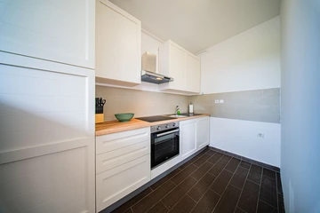 Zagreb 2-Bedroom Apartment with Loggia for 4-6 Guests