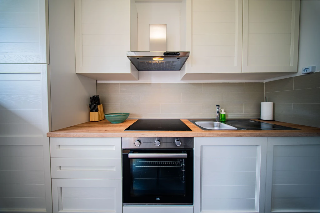 Zagreb 2-Bedroom Apartment with Loggia for 4-6 Guests