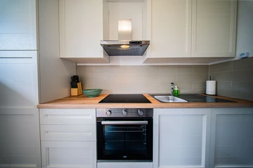 Zagreb 2-Bedroom Apartment with Loggia for 4-6 Guests