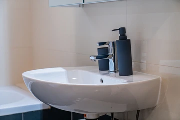 Zagreb 2-Bedroom Apartment with Loggia for 4-6 Guests