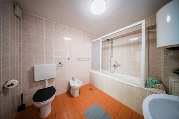 Zagreb 2-Bedroom Apartment with Terrace