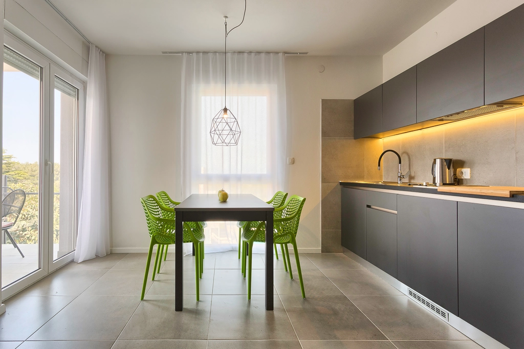 Apartment in Pula for up to 4 with pool & sea view