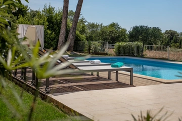 Pool & Sea View 4-Bedroom Villa in Pula