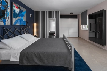 Pool & Sea View 4-Bedroom Villa in Pula