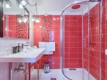 Pool & Sea View 4-Bedroom Villa in Pula