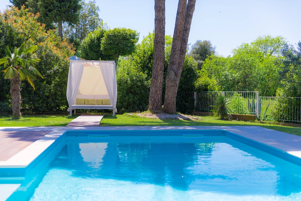 Pool & Sea View 4-Bedroom Villa in Pula