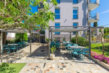 Pula 1-Bedroom Serviced Apartment with Sea View