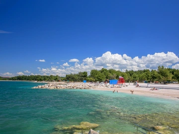 Pula 1-Bedroom Serviced Apartment with Sea View