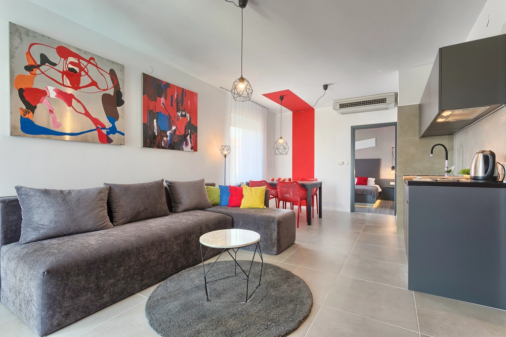 Pula 1-Bedroom Serviced Apartment with Sea View