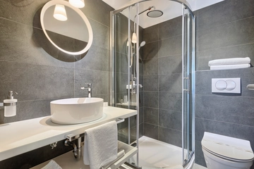 Pula 1-Bedroom Serviced Apartment with Sea View