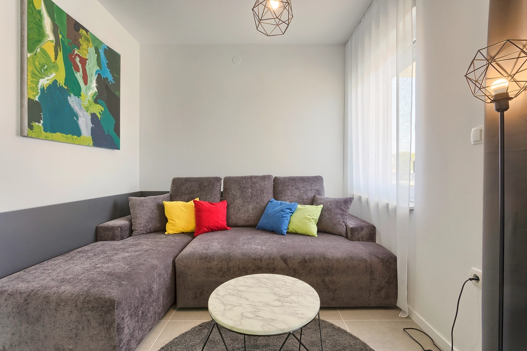 Pula 1-Bedroom Serviced Apartment with Sea View