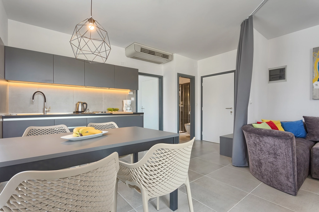 Serviced Apartment in Pula with Shared Pool