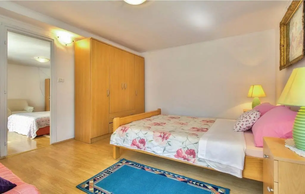 2-Bedroom Apartment in Umag for 4 Guests