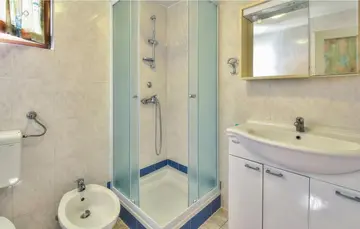 2-Bedroom Apartment in Umag for 4 Guests