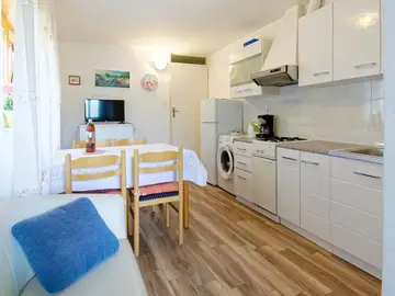 2-Bedroom Apartment in Umag for 4 Guests