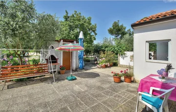 2-Bedroom Apartment in Umag for 4 Guests