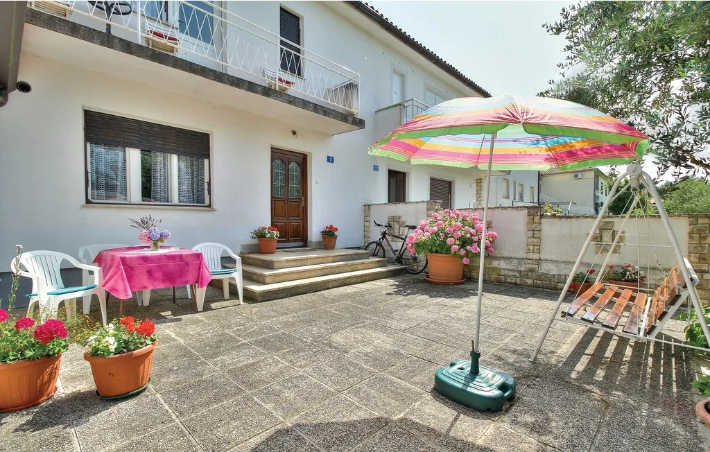 2-Bedroom Apartment in Umag for 4 Guests