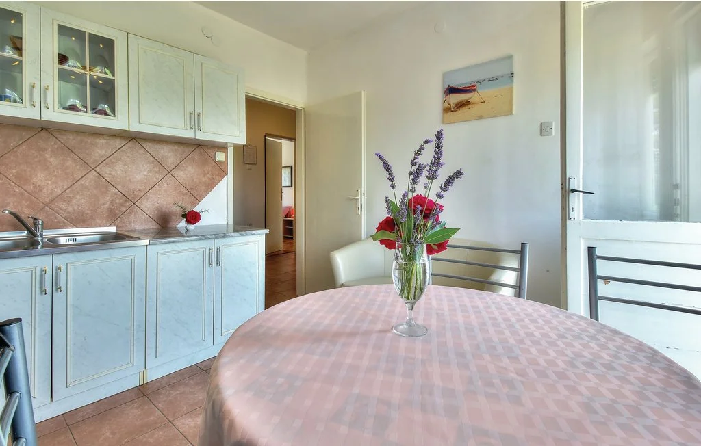 2-Bedroom Apartment in Umag for 4 Guests