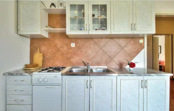 2-Bedroom Apartment in Umag for 4 Guests