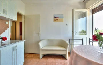 2-Bedroom Apartment in Umag for 4 Guests