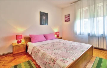 2-Bedroom Apartment in Umag for 4 Guests