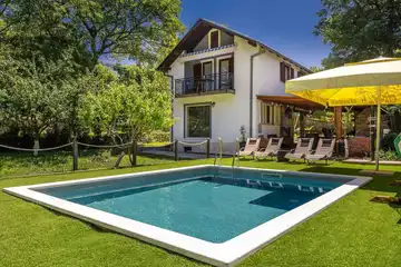 2-Bedroom Villa in Grižane-Belgrad for 6 Guests