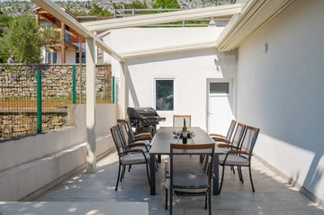 4-Bedroom Villa in Tugare with Heated Pool and Jacuzzi