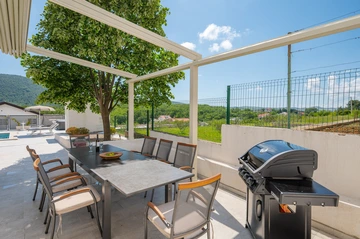 4-Bedroom Villa in Tugare with Heated Pool and Jacuzzi