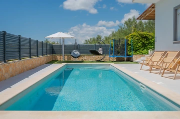 Tugare Holiday House with Heated Pool for 10 Guests