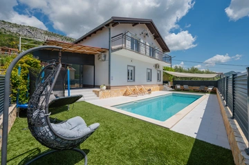 Tugare Holiday House with Heated Pool for 10 Guests