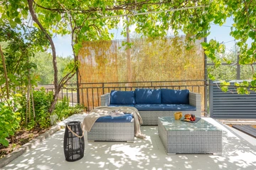 Tugare Holiday House with Heated Pool for 10 Guests