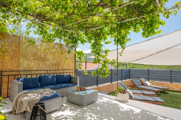 Tugare Holiday House with Heated Pool for 10 Guests