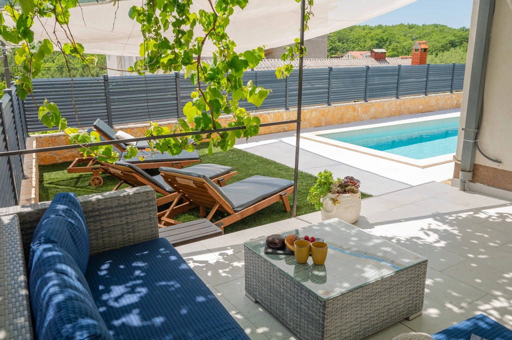 Tugare Holiday House with Heated Pool for 10 Guests