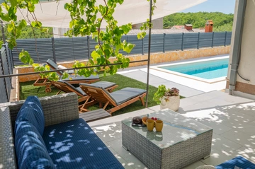 Tugare Holiday House with Heated Pool for 10 Guests