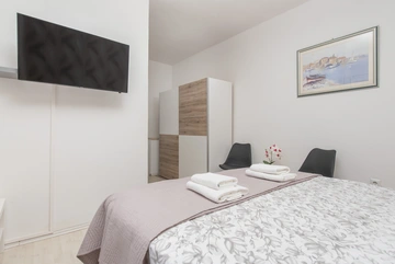 Tugare Holiday House with Heated Pool for 10 Guests