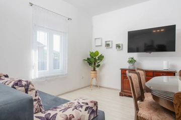 Tugare Holiday House with Heated Pool for 10 Guests