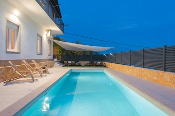 Tugare Holiday House with Heated Pool for 10 Guests