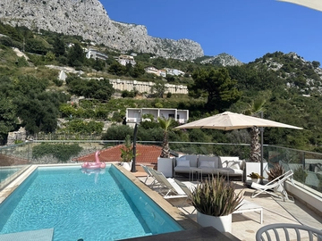 Apartment in Omiš with Heated Private Pool