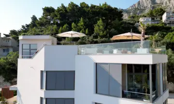 Apartment in Omiš with Heated Private Pool