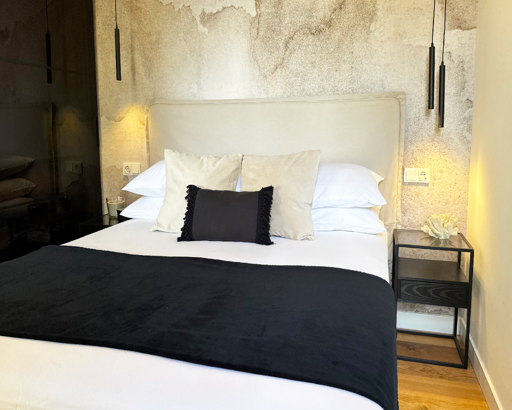 Apartment in Omiš with Heated Private Pool