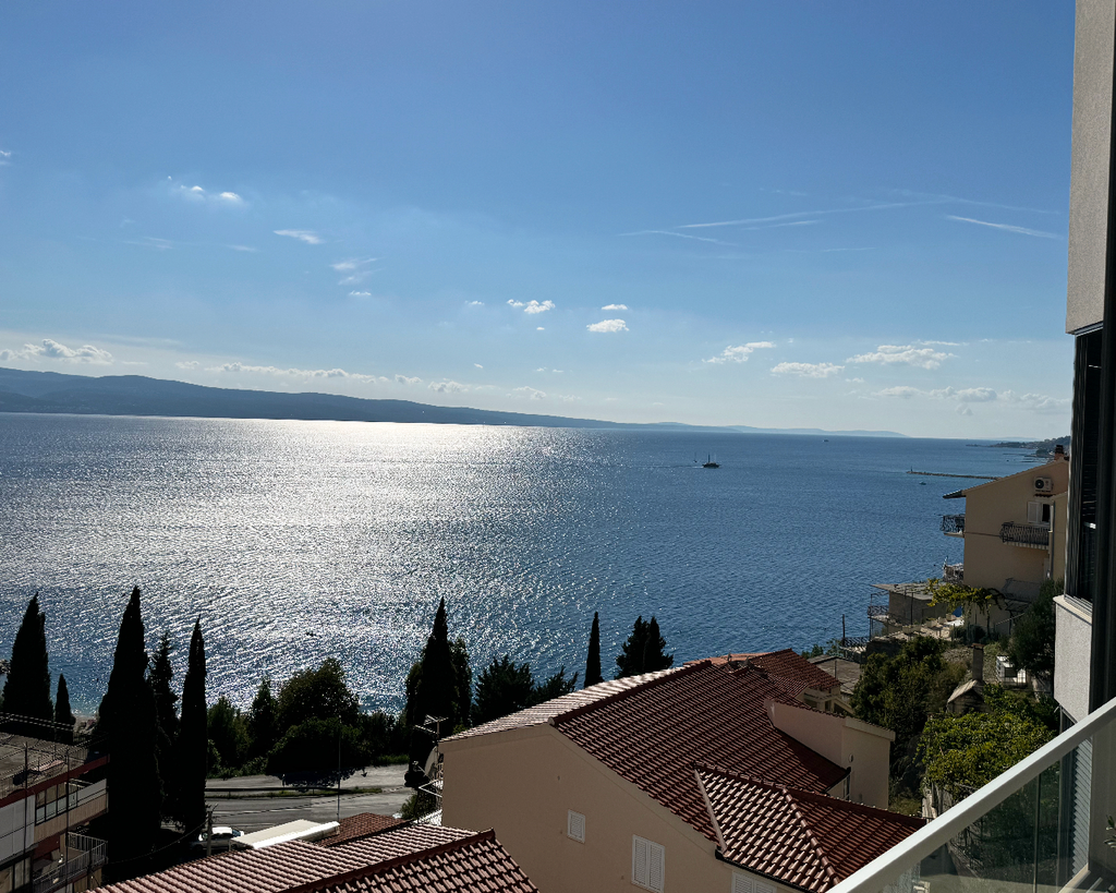 Apartment in Omiš with Heated Private Pool