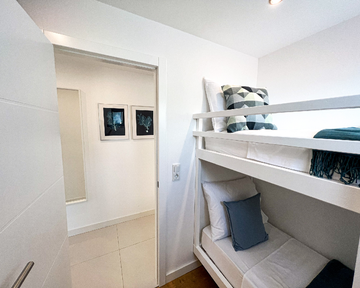 Omiš 2-Bedroom Apartment with Private Jacuzzi Terrace