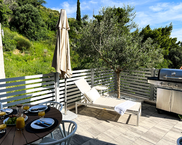 Omiš 2-Bedroom Apartment with Private Jacuzzi Terrace